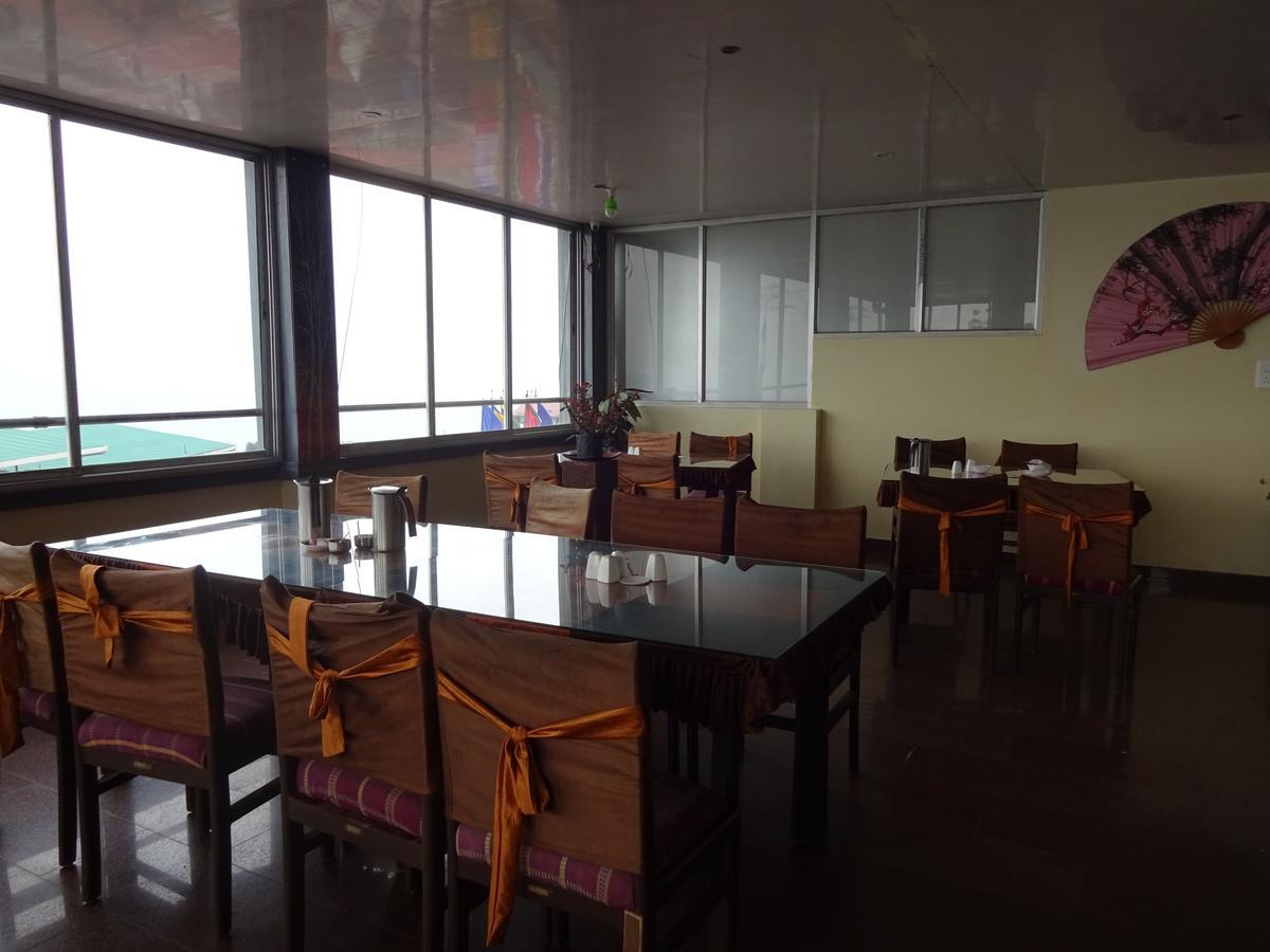 Jain Group Hotel Royal Residency 甘托克 外观 照片